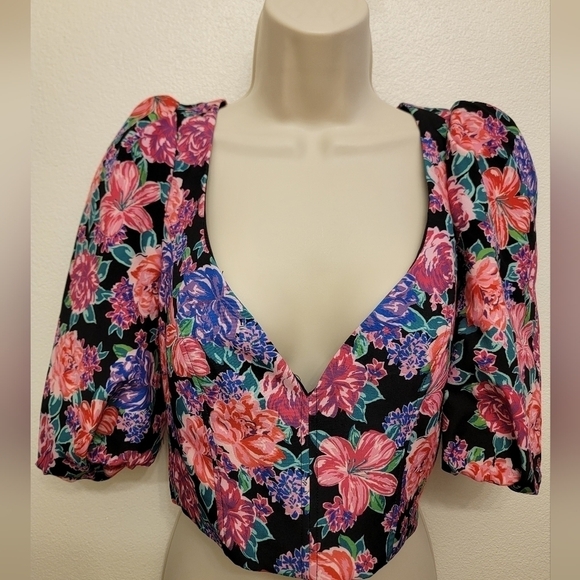 Zara Tops - Zara Ladies Cropped Blouse